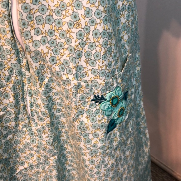 Duster - Picture 3 of 6